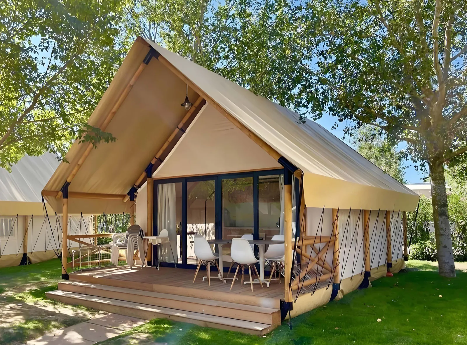 Canvas lodge setting